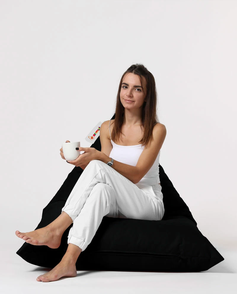 Qese ulëse për kopsht, formë piramide, e zezë, Atelier del Sofa, Pyramid Big Bed Pouf