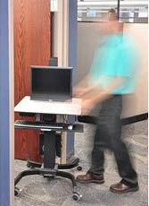 Karrocë multimediale Ergotron WorkFit-C, për monitor deri 30", ngjyrë e zezë/gri