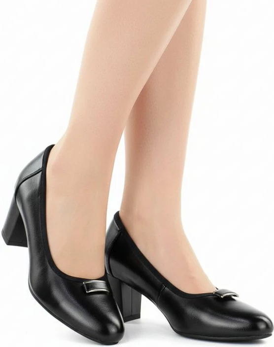 Këpucë me takë Vinceza 58622, të zeza