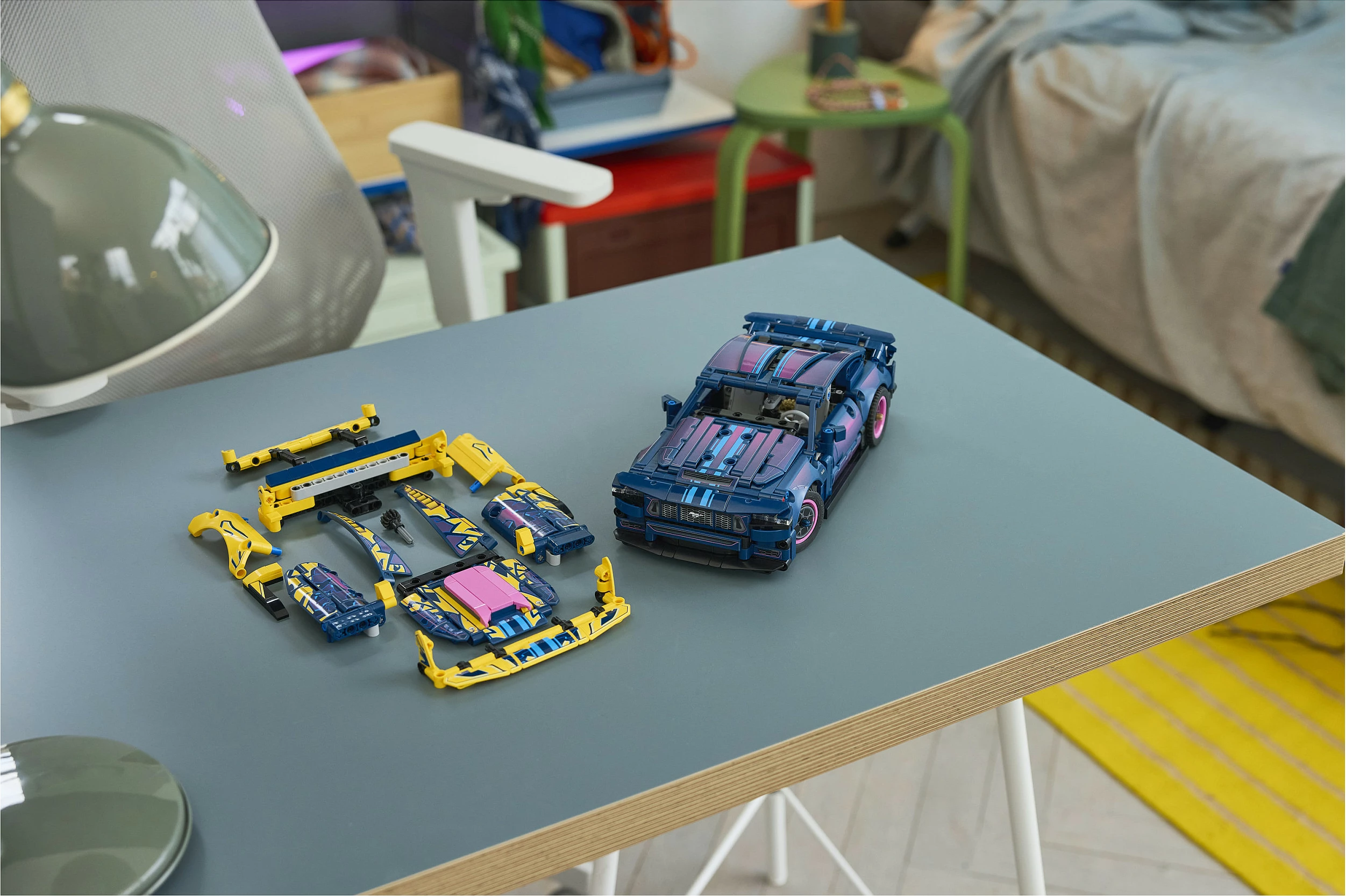 Set ndërtimi LEGO Technic 42236 Custom Garage Ford Mustang GT, 973 pjesë, 10+, shumëngjyrësh