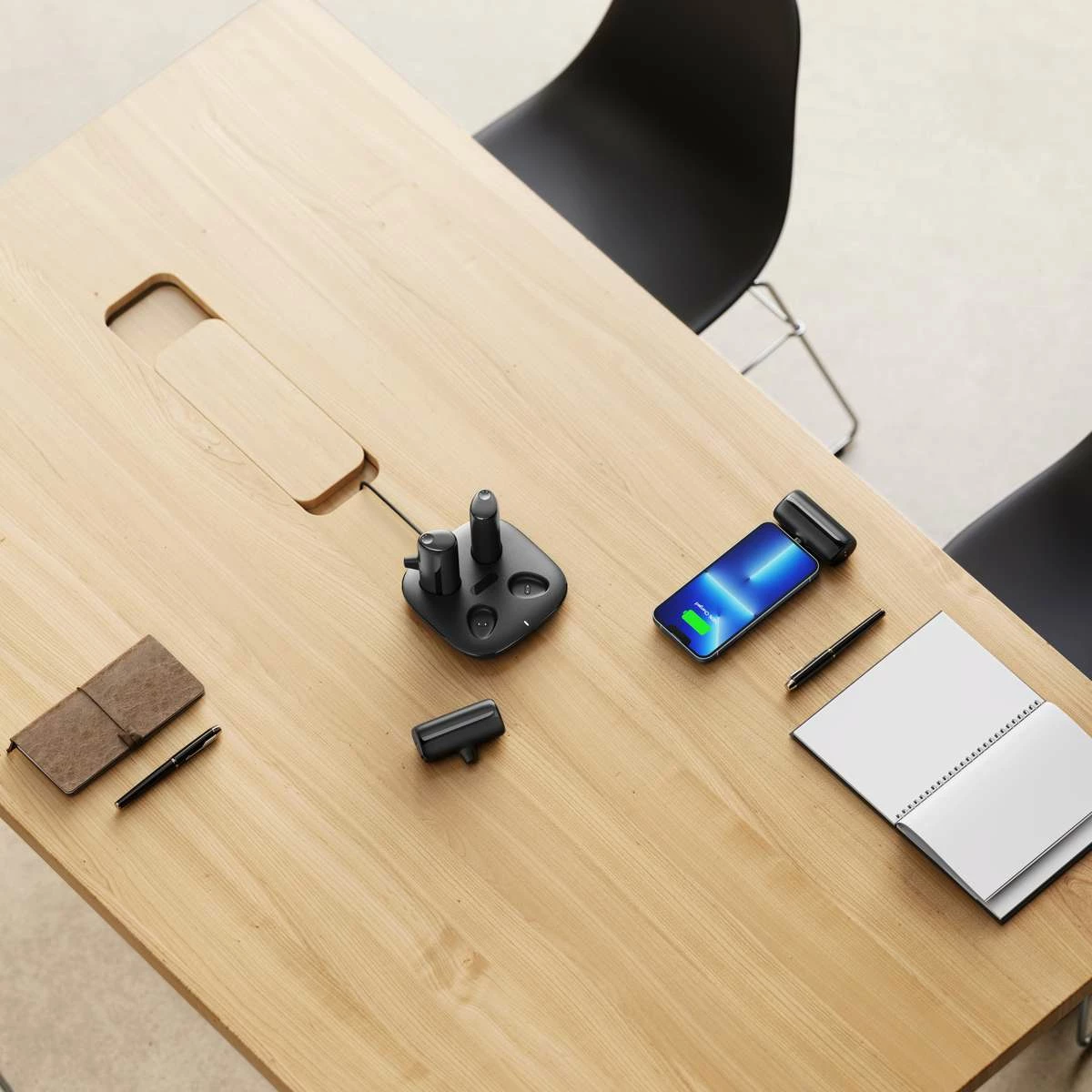 Set power bank Veger W007CK, 4x5000mAh, me stacion karikimi, 2x Lightning + 2x USB-C, e zezë