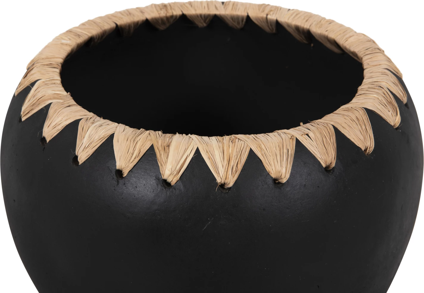 Vazo dekorative FH4374 terrakote, ngjyrë e zezë me thurje kashte në buzë, Φ29x23H cm