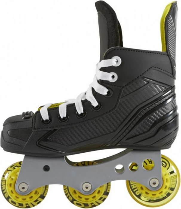 Atlete hokeji për fëmijë Bauer, të zeza