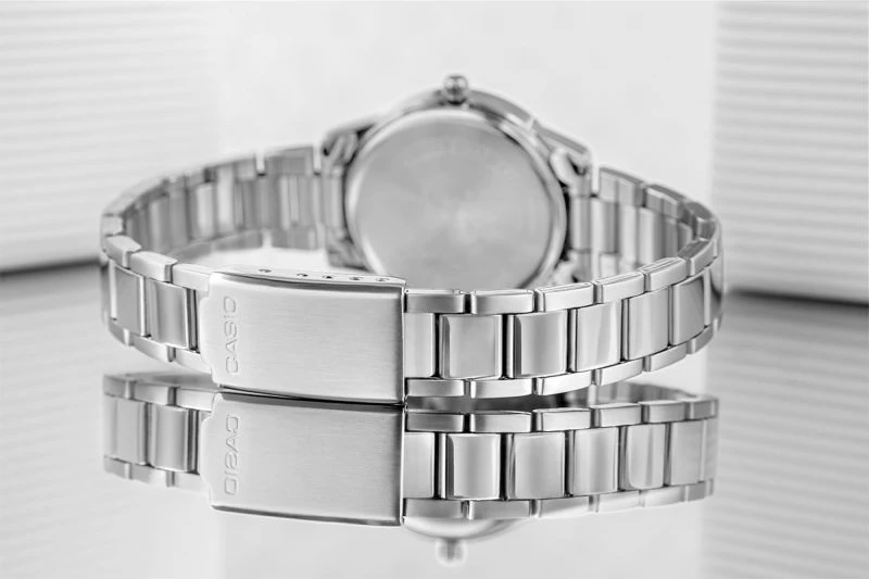 Orë dore për femra Casio, argjend