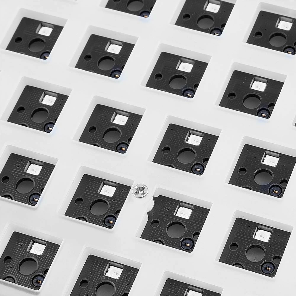 Tastierë mekanike Sharkoon SKILLER SGK50 S3, Gateron Yellow, RGB, 75%, RU, e bardhë