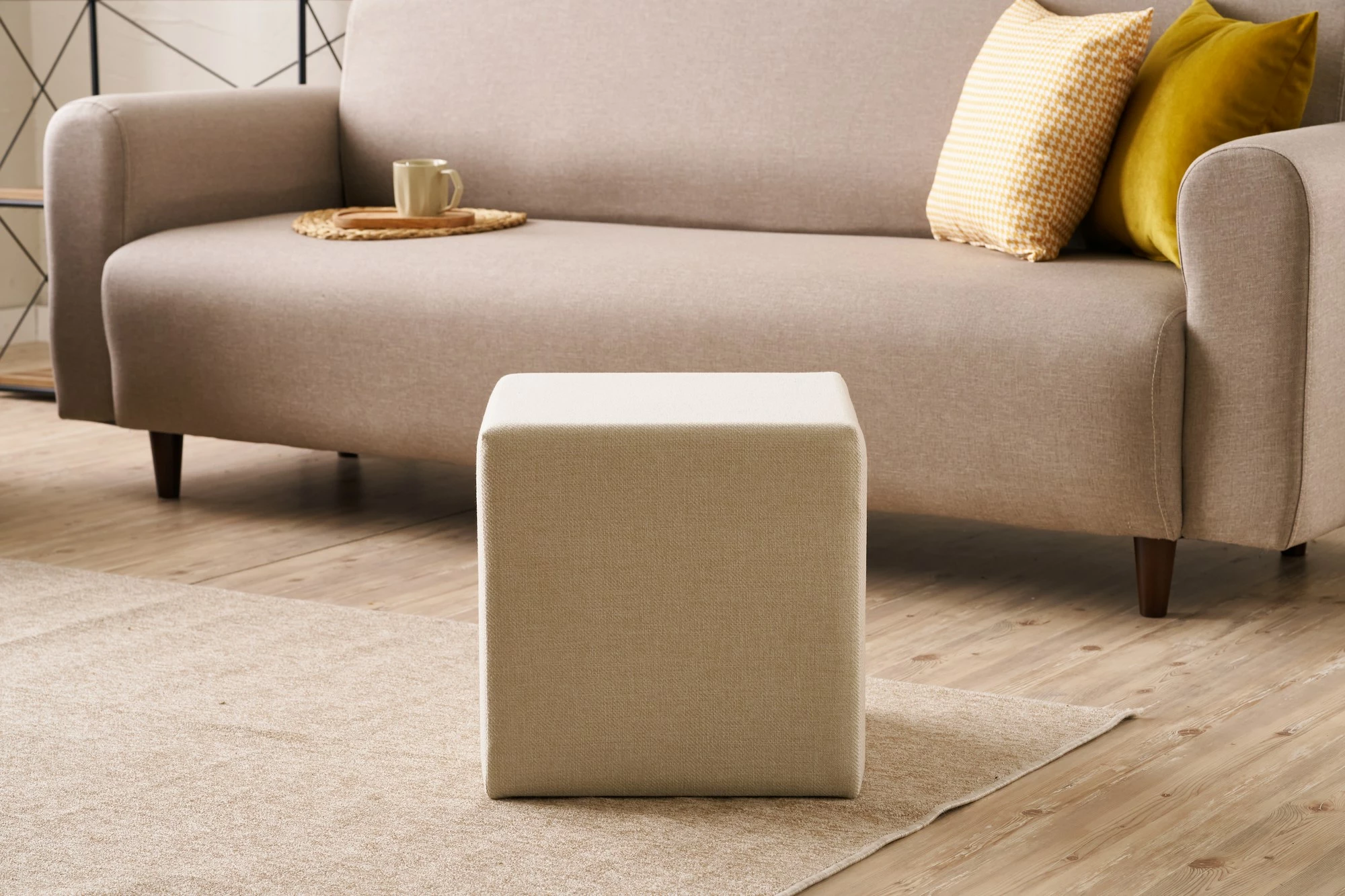 Puf Atelier del Sofa, Asos, bezhë