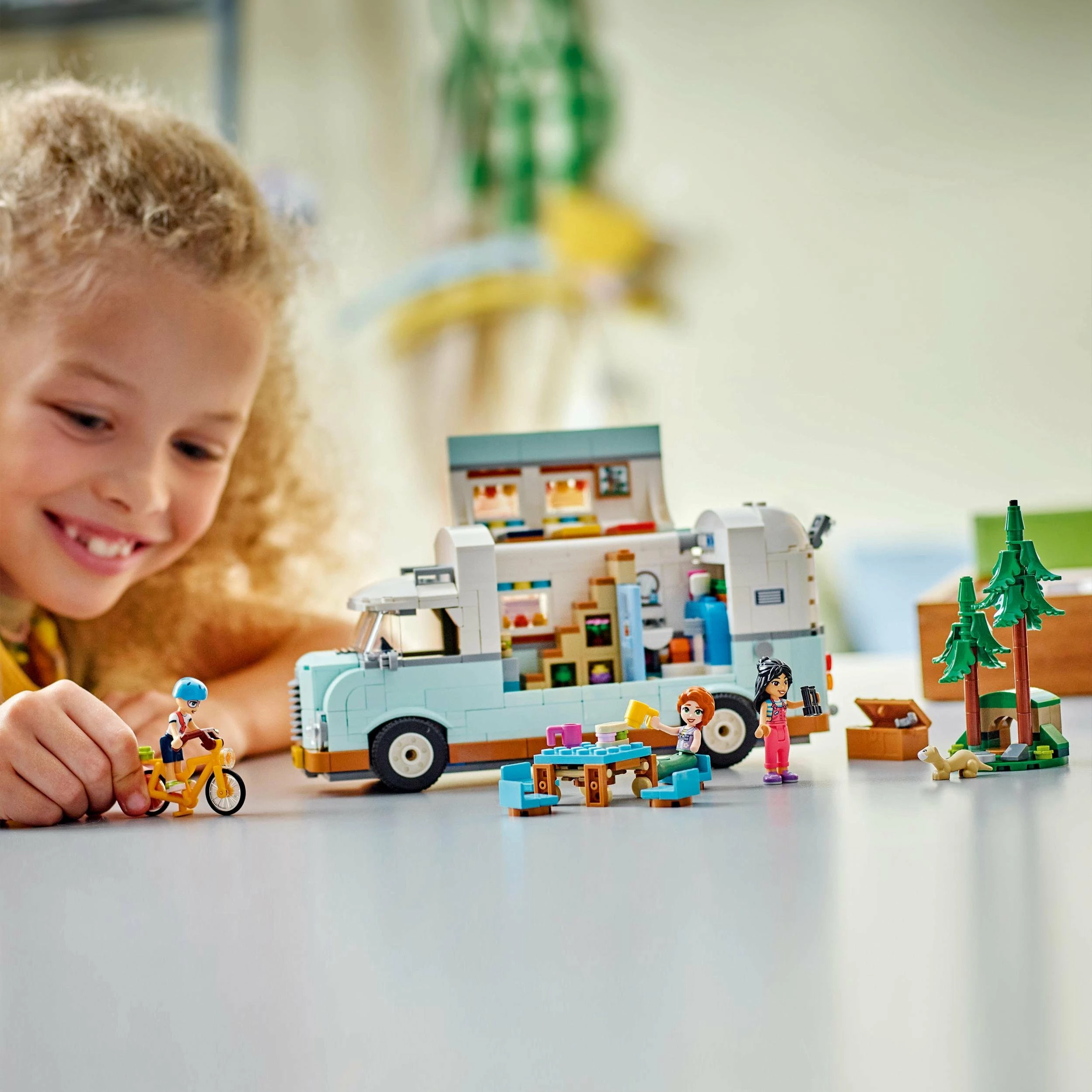 Set LEGO Friends 42663 Adventure in the Friends Camper, 778 copë