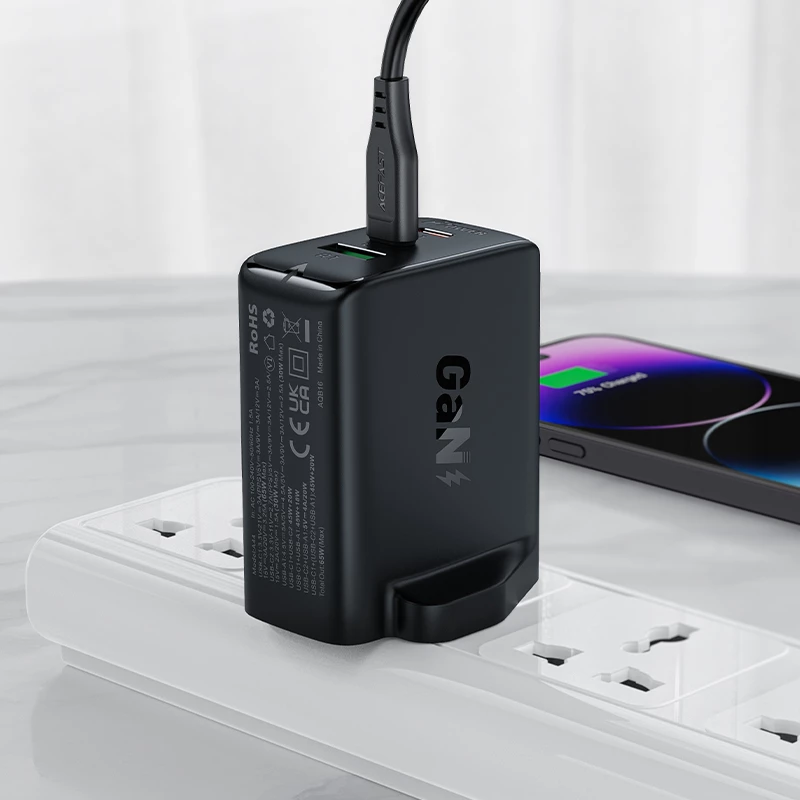 Karikues muri Acefast A44, 65W, 3 porta (2xUSB-C, 1xUSB-A), GaN, prizë UK, Bardhë