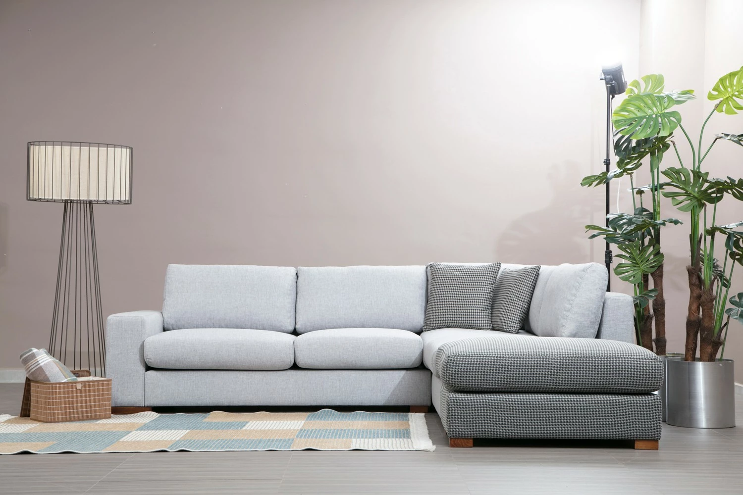 Këndare Atelier del Sofa, Loop 2, ngjyrë gri e çelët, me pouf