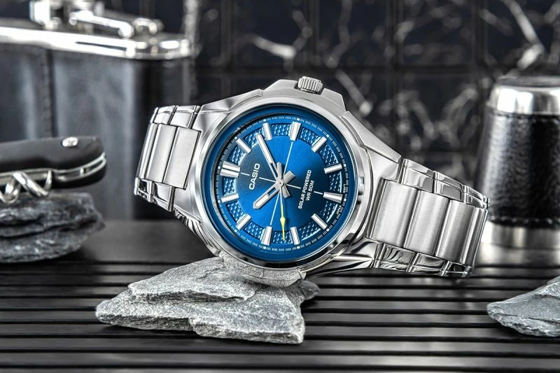 Orë dore për meshkuj CASIO, argjend me blu