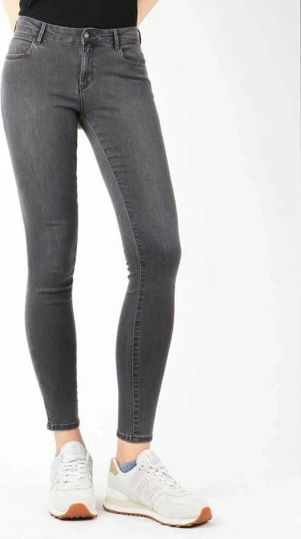 Pantallona të ngushta Wrangler femra, të hirit