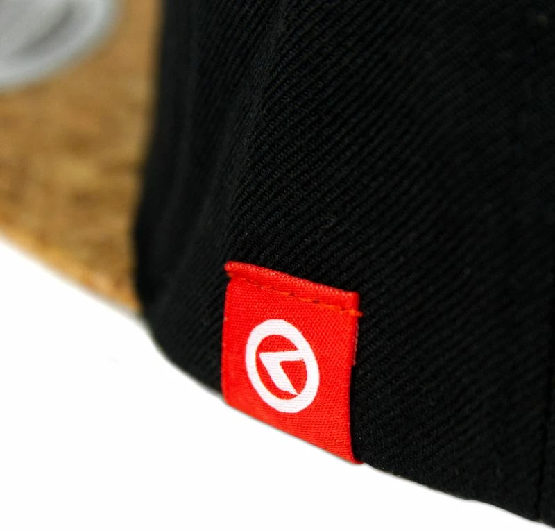 Kapelë Kellys, e zezë