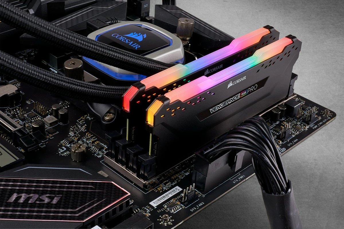 RAM Memorje Corsair Vengeance RGB Pro 32GB (2x16GB) DDR4 3600MHz, RGB