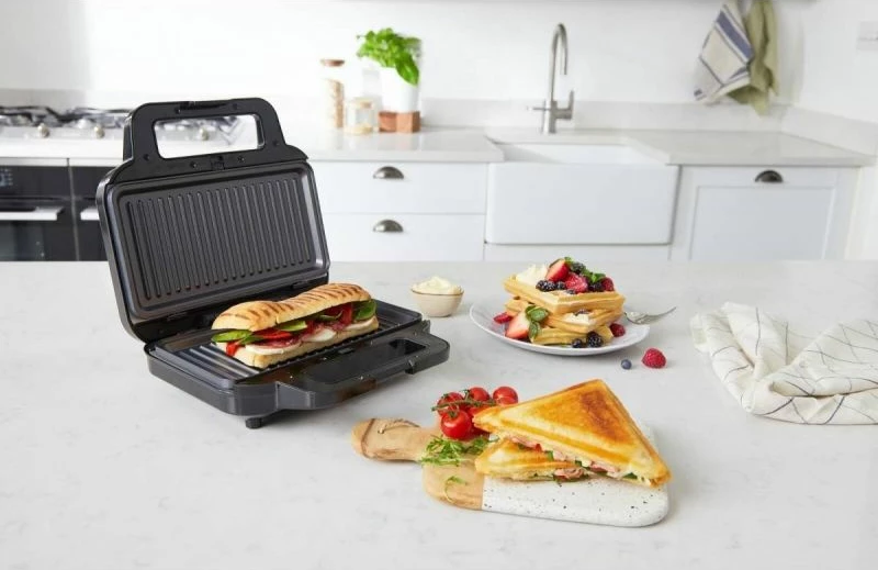 Toster 3-në-1 Breville VST098X, i zi