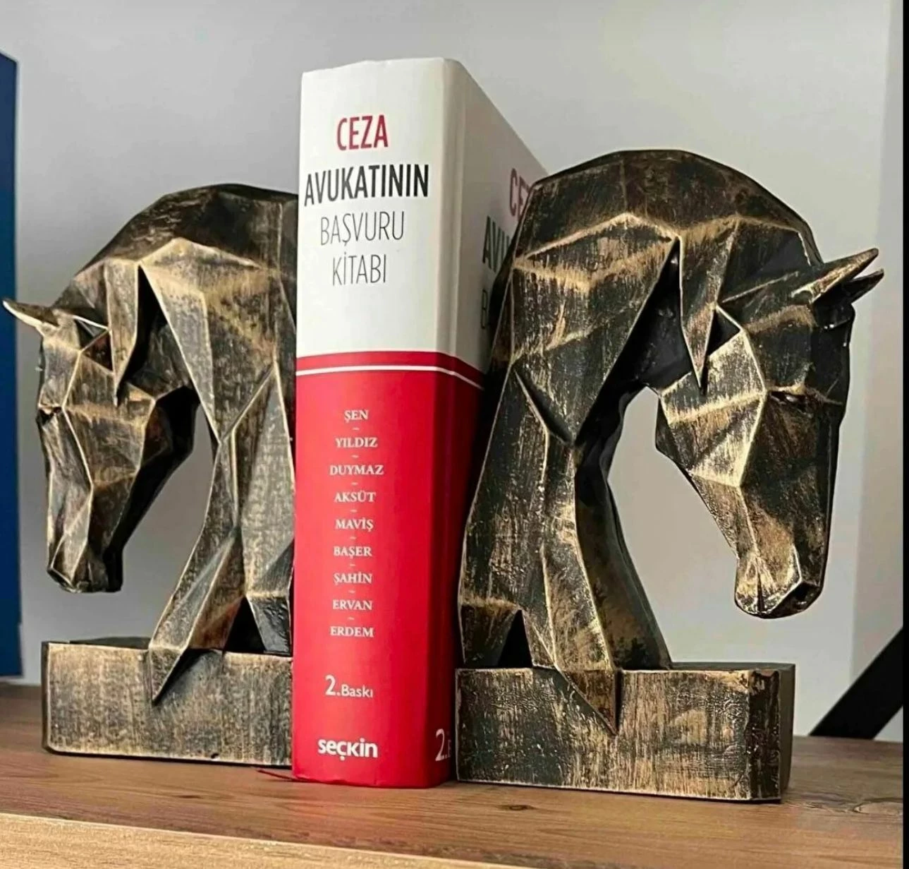 Mbajtës librash dekorativ, beton antik, Evila Originals, Ers1225
