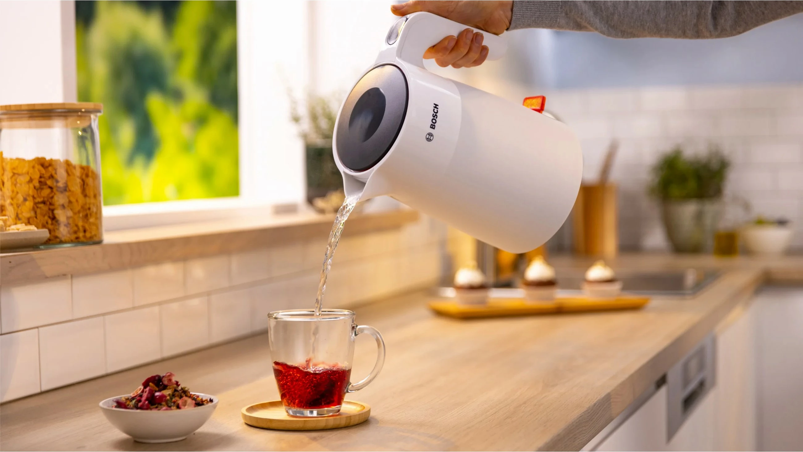 Çajnik Bosch TWK2M161, 1.7 L, 2400 W, Plastikë, Bardhë