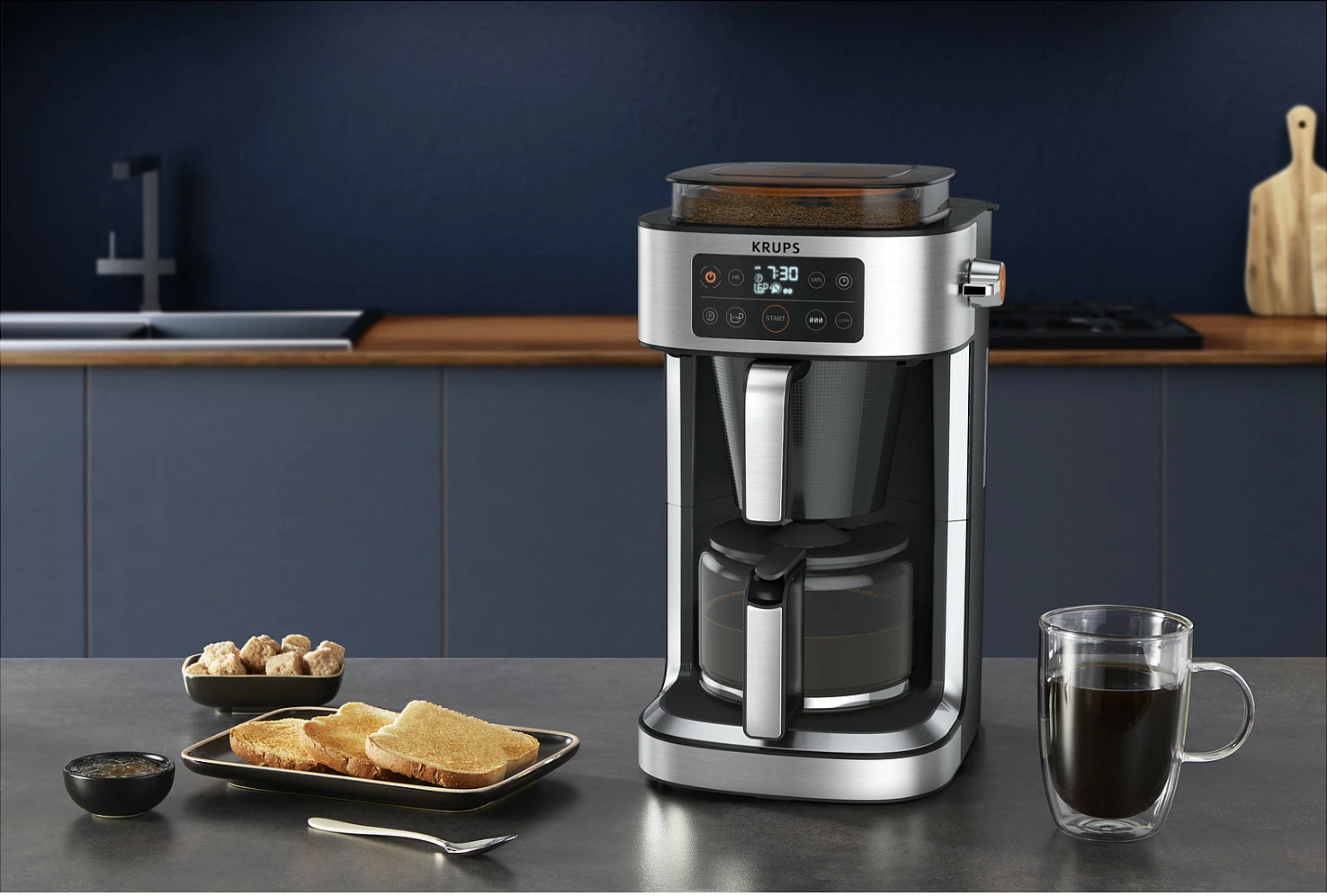 Aparat kafeje Krups KM 760D Aroma, drip, 2-10 filxhana, 1.25 L, i zi/argjend