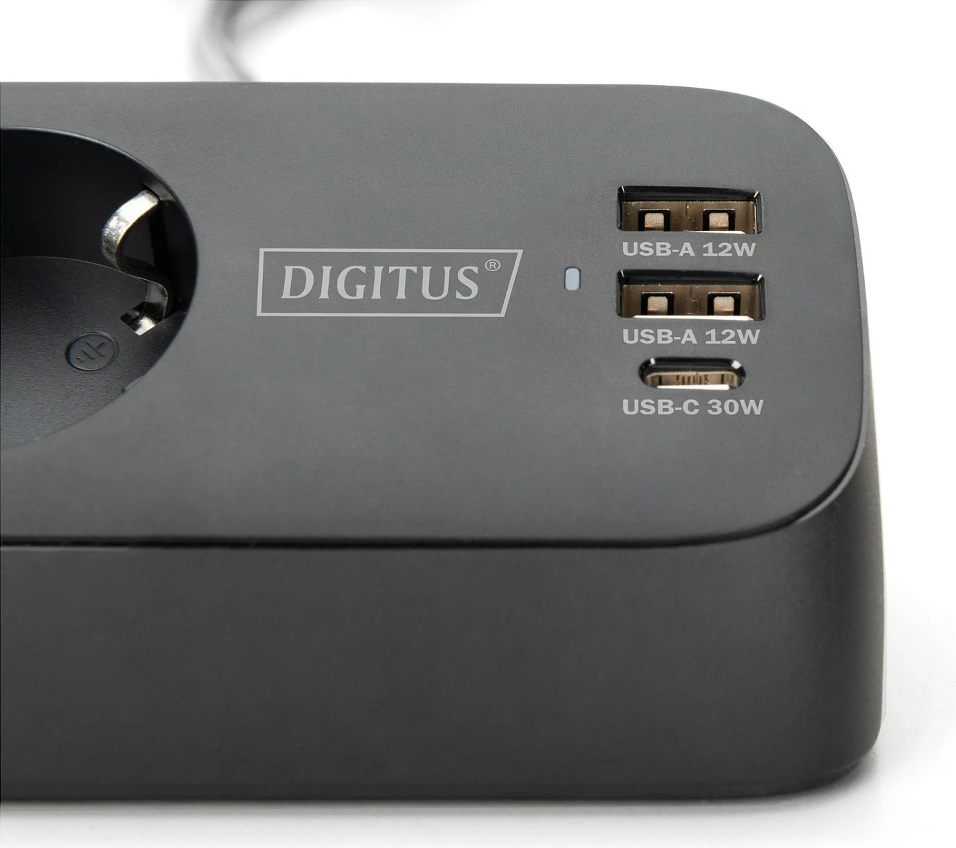 Zgjatues rryme Digitus, 3 prizë + 2x USB-A 12W + USB-C 30W, kabllo 1.5m, i zi