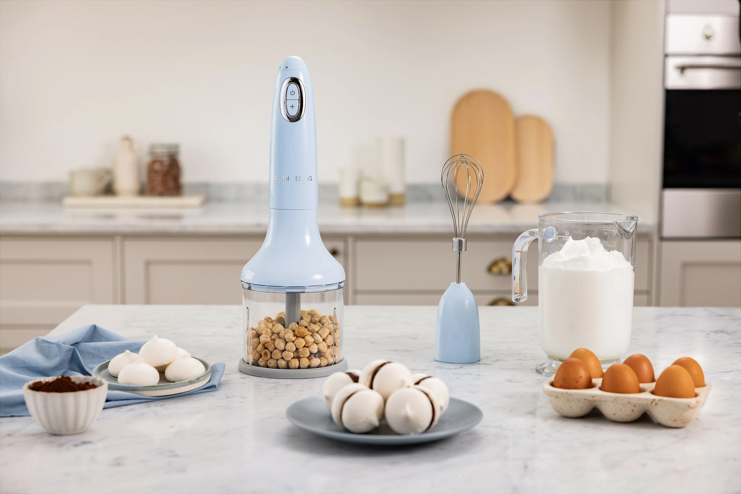 Blender dore Smeg HBF03PBEU, set me copëtues, gotë matëse dhe rrahëse, Blu Azur