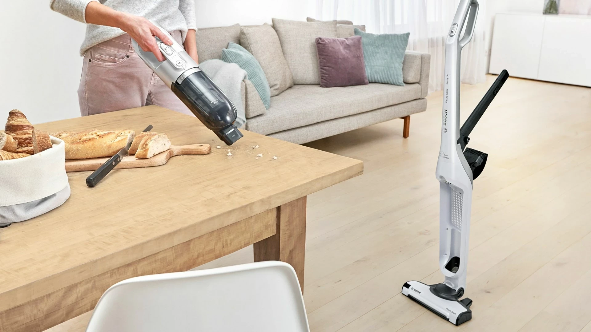 Fshesë elektrike Bosch Serie 4 BCH3P2301, pa qese, 0.4 L, e bardhë