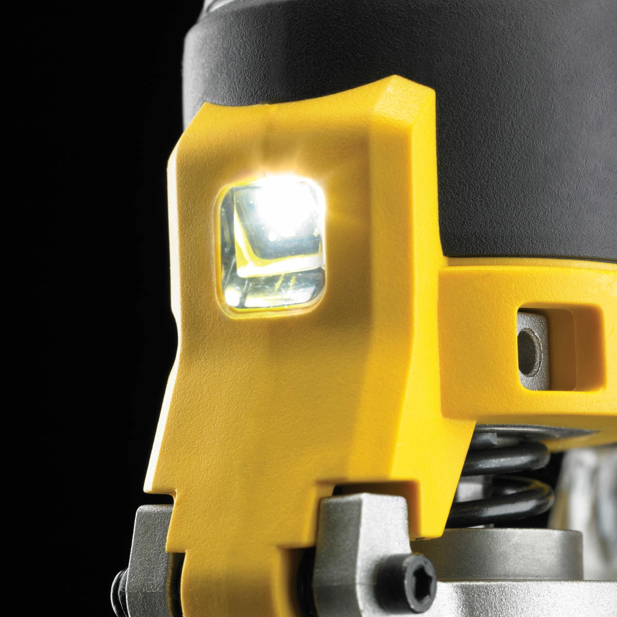 Mjet multifunksional oscilues DeWalt DWE315KT, 300 W, me valixhe dhe set aksesorësh, e verdhë/zezë
