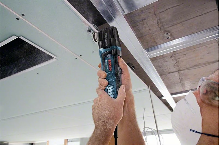 Vegël multifunksionale osciluese Bosch Professional GOP 30-28, 300W, 8000-20000 OPM, zi/blu