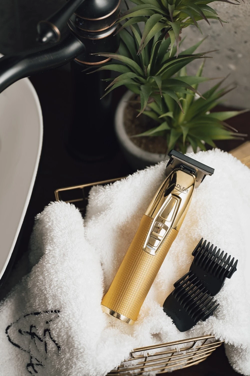 Trimer Adler AD 2836g, ngjyrë ari