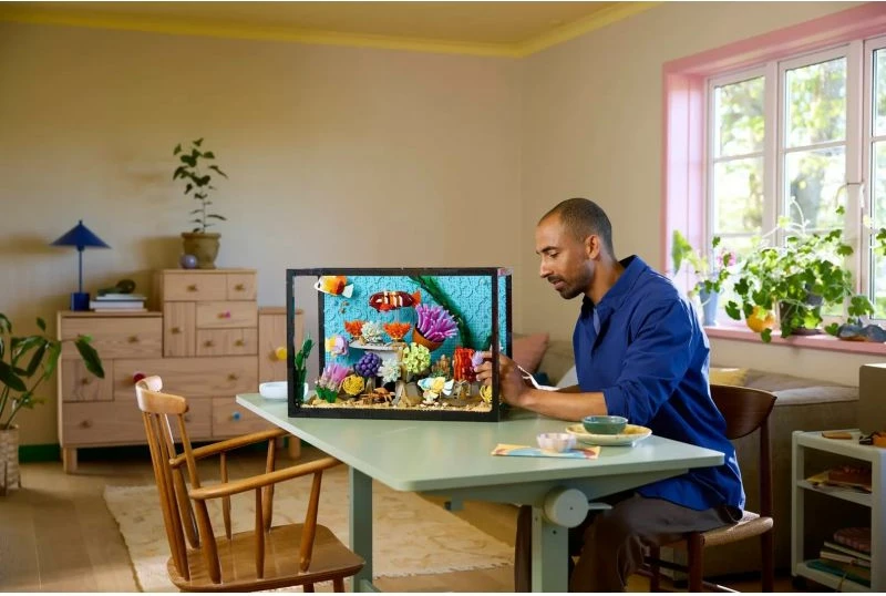 Set ndërtimi LEGO për të rritur, Icons Tropical Aquarium