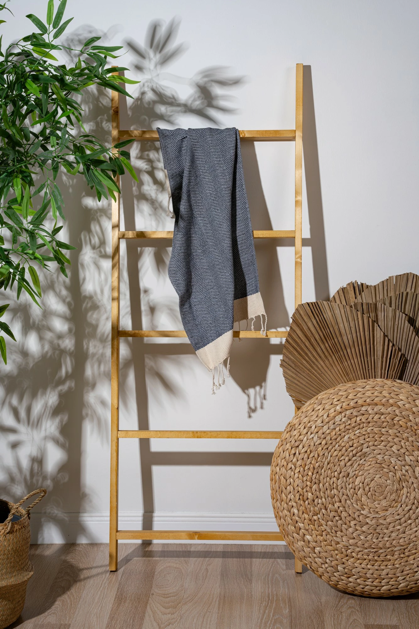 Peshqir duarsh Mijölnir, ngjyrë indigo blue, Baliksirti, 40x100cm