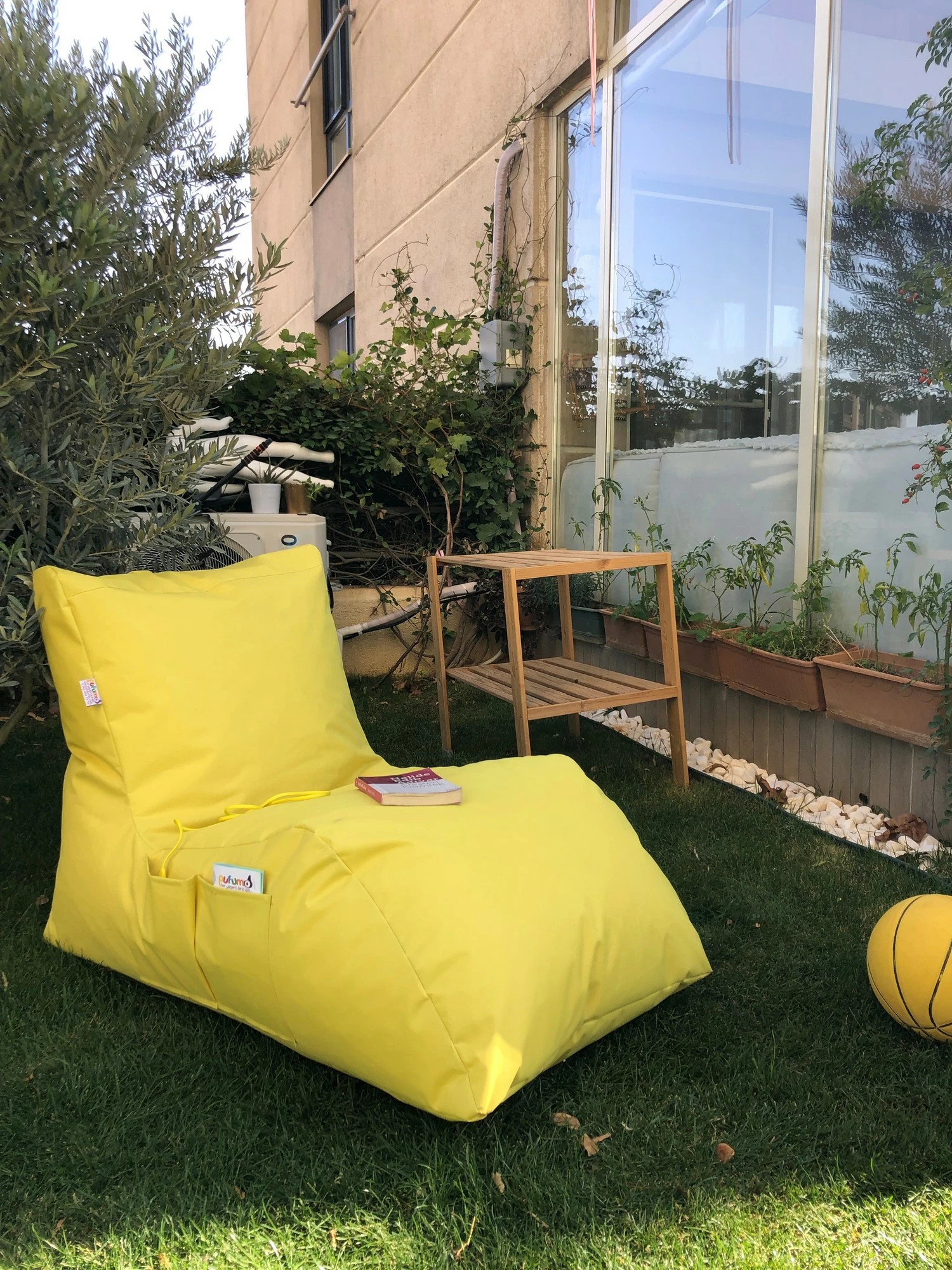 Qese ulëse e verdhë, Atelier del Sofa, Daybed