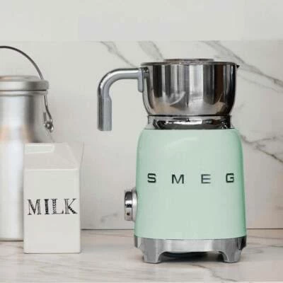 Shkumues qumështi Smeg 50' Style, i gjelbër