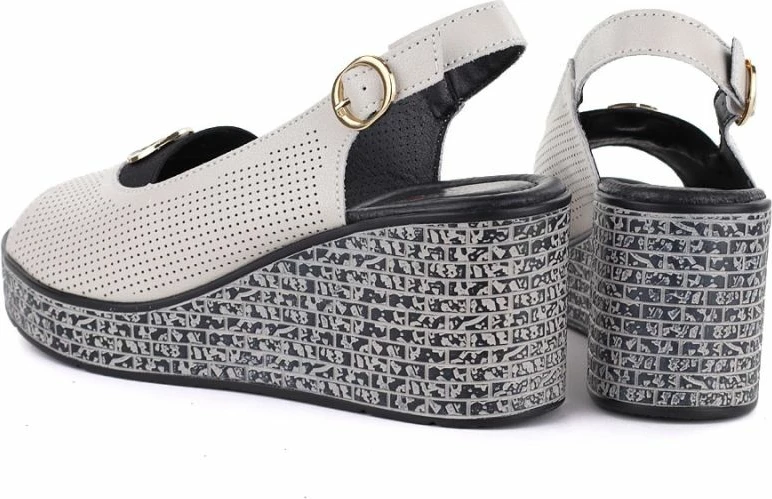 Sandale me platformë për femra S.Barski 7010, bezhë