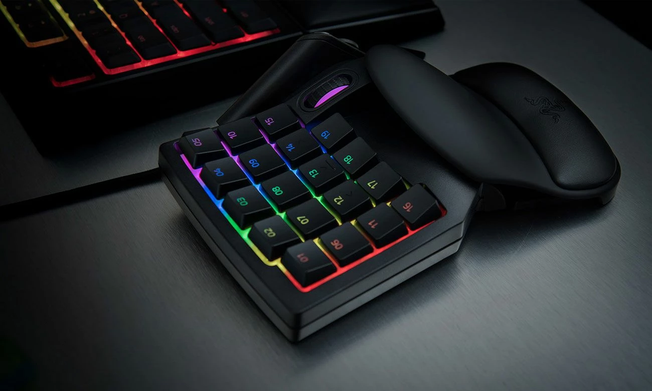 Keypad gaming Razer Tartarus V2 RZ07-02270100-R3M1, Hybrid Mecha-Membrane, 32 taste programueshme, RGB, USB me kabllo 1.8 m, e zezë