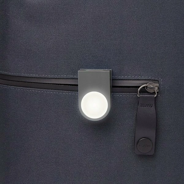 Lampë tavoline LED me kapëse Lexon Lucie LL121X, USB-C, IPX4, Gri e errët/Gun