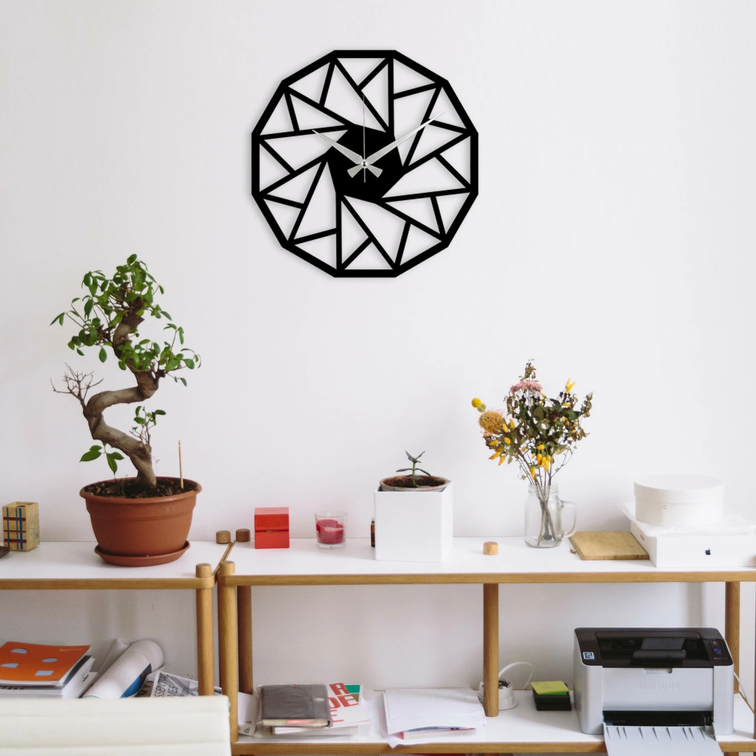 Orë muri dekorative prej metali, Wallity Enzoclock - S007, e zezë, 48x48cm