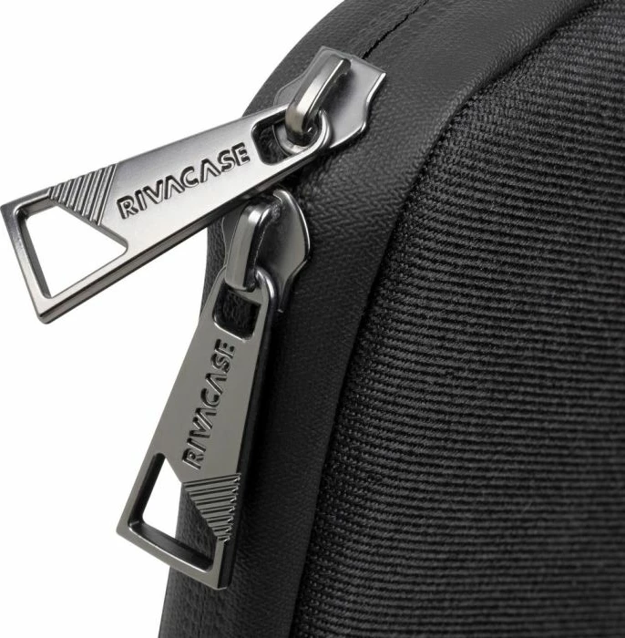 Mbështjellës (sleeve) për MacBook Air 15\" RivaCase 8115, ECO RPET, super i hollë, me zinxhir të dyfishtë, e zezë