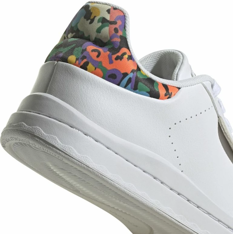 Atlete për femra adidas, të bardha