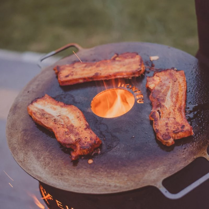 Plancha për outdoor Bonfeu, e zezë