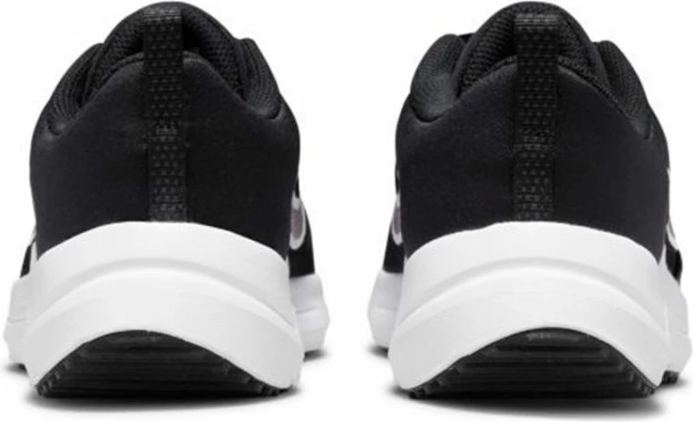 Atlete për vrapim Nike Downshifter 12 Jr për fëmijë, të zeza