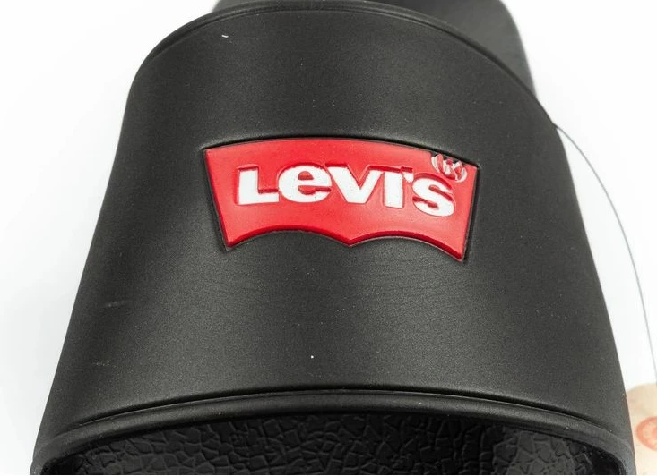 Papuqe femra Levi's, të zeza [Madhësia: 37]