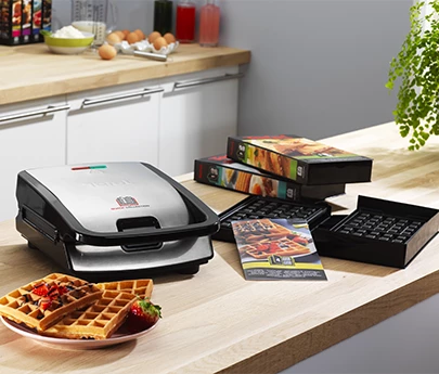 Aparat sanduiçesh 4-në-1 Tefal Snack Collection SW854D16 700 W, i zi, set me 4 pllaka