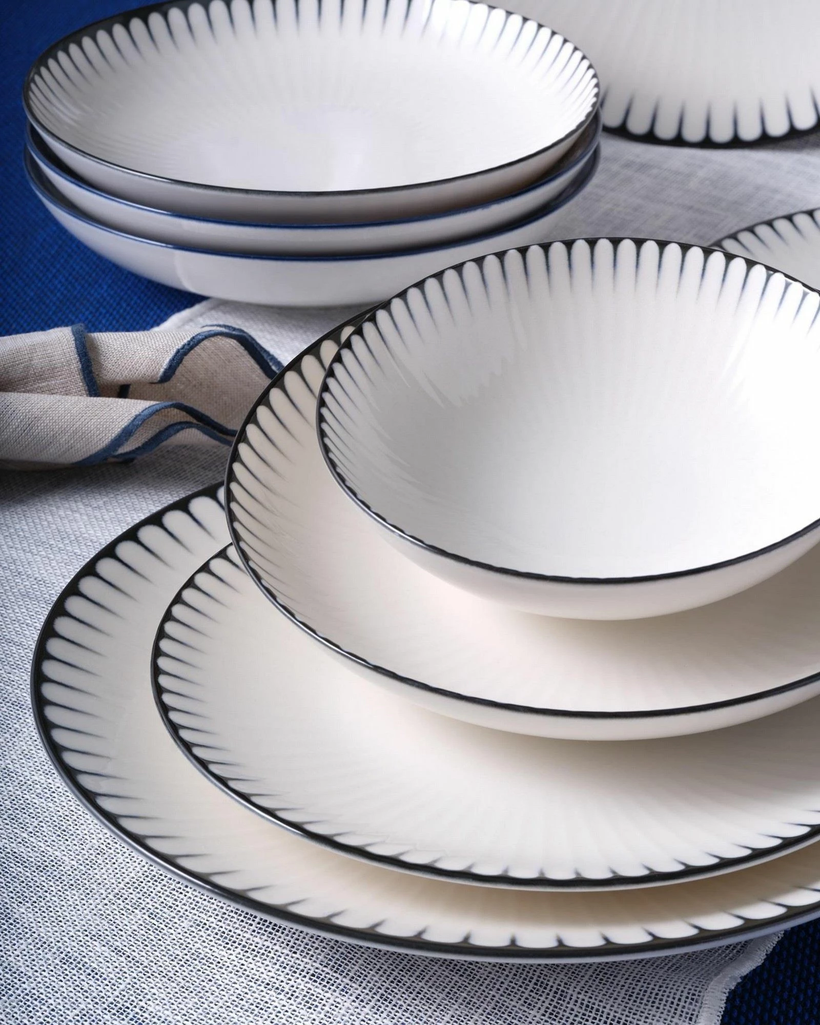 Set enësh për drekë (24 copë), Hermia Concept, GBSATN24Y4R33063