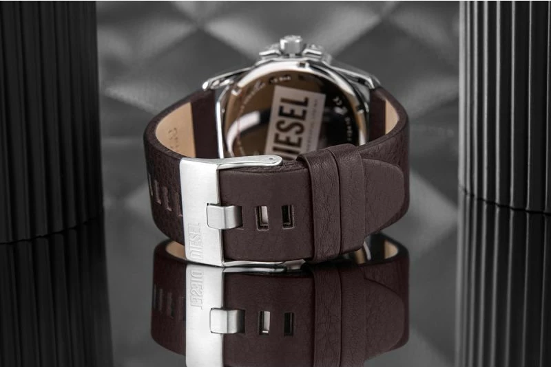 Orë dore për meshkuj DIESEL, kafe