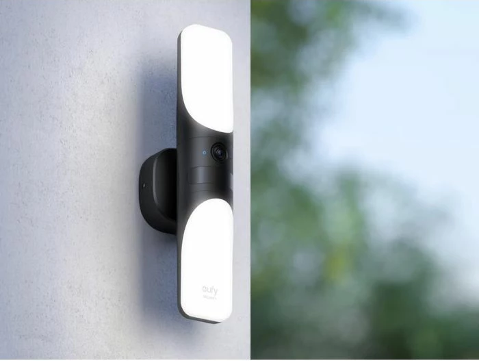 Kamerë sigurie e jashtme me dritë muri Anker eufy Security S100 2K, 1200 lm, 4GB eMMC, Wi‑Fi 2.4GHz, IP65, me kabllo, bardhë/zezë