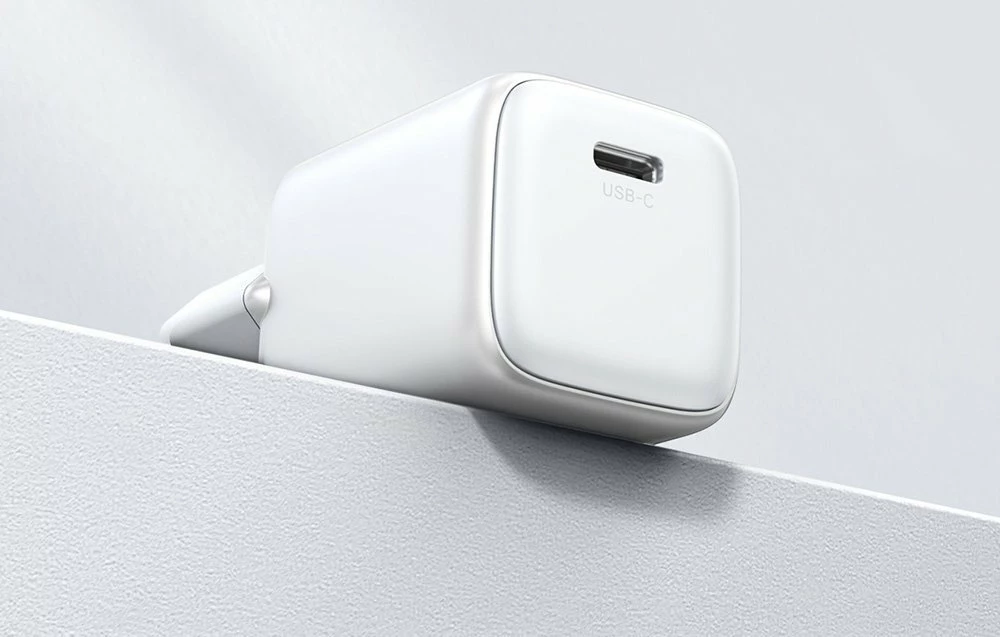 Karikues rrjeti Ugreen Nexode Mini 15324 30W 1x USB-C 3A, bardhë/argjendtë