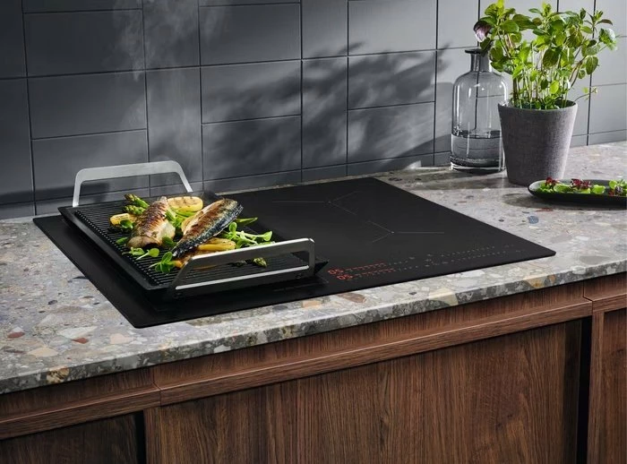 Pllakë gatimi me induksion Electrolux EIS62453IZ 60 cm 4 zona, e integrueshme, e zezë