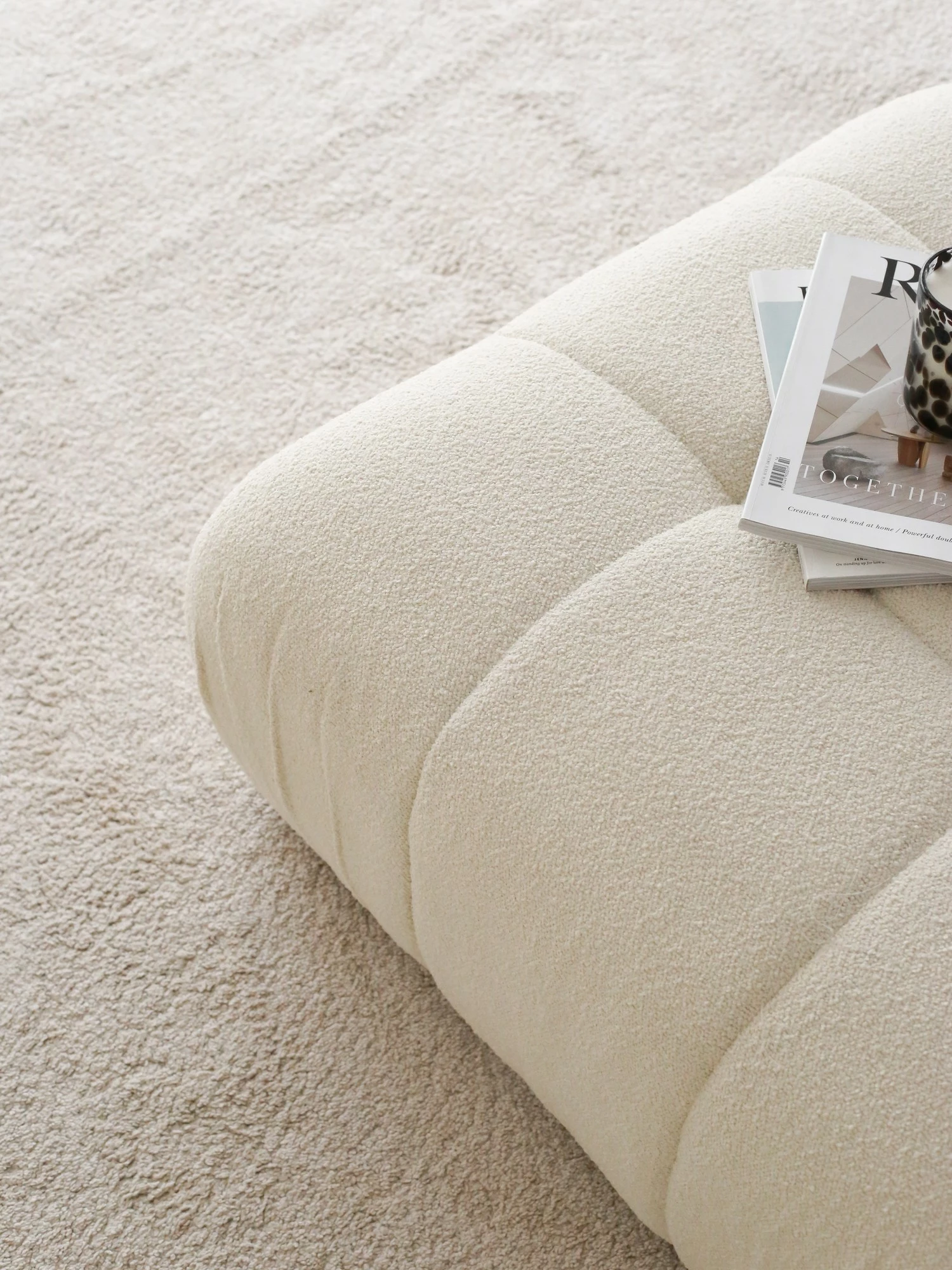 Puf Atelier del Sofa, Soli, ngjyrë e bardhë
