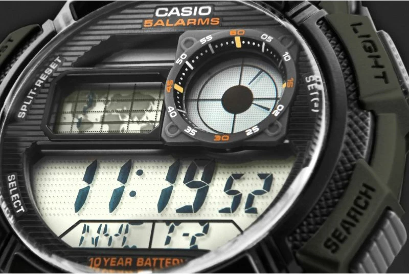 Orë dore për meshkuj Casio, e zezë