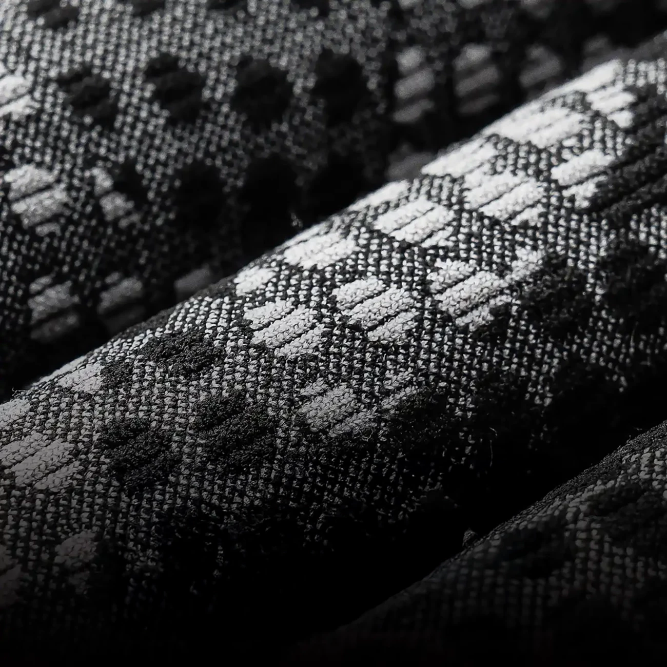 Shall i qafës / bandanë sportive Qunature 11230014002, najlon i frymëmarrshëm elastik, pa qepje, madhësi universale, e zezë