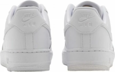 Atlete për meshkuj Nike, të bardha